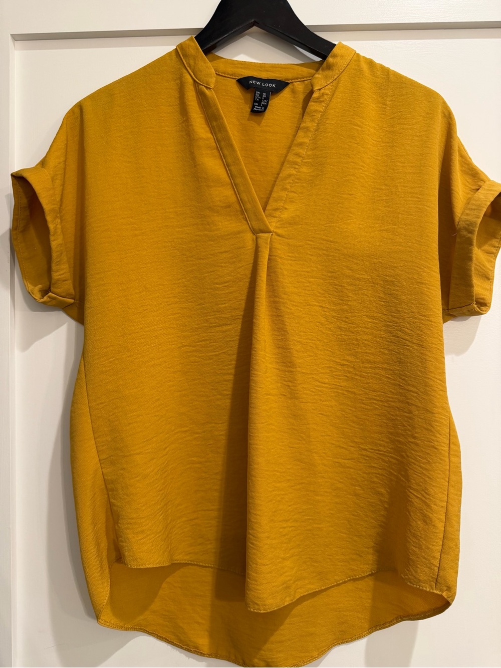 New Look Women's Mustard High-Low V-Neck Short Sleeve Blouse, Size 6